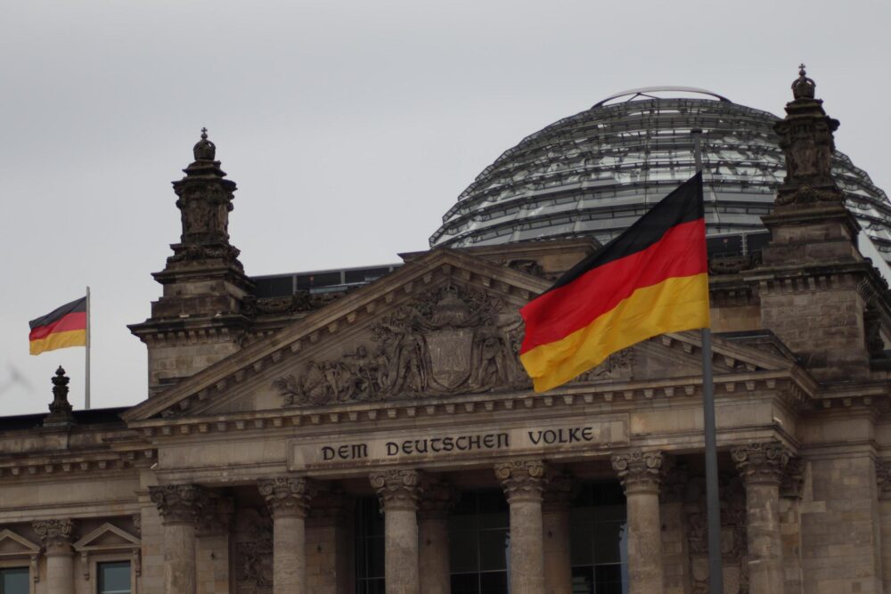 Zwischen „Lieferando-Demokratie“ und Generationen-Konflikt: Wohin steuert Deutschland?